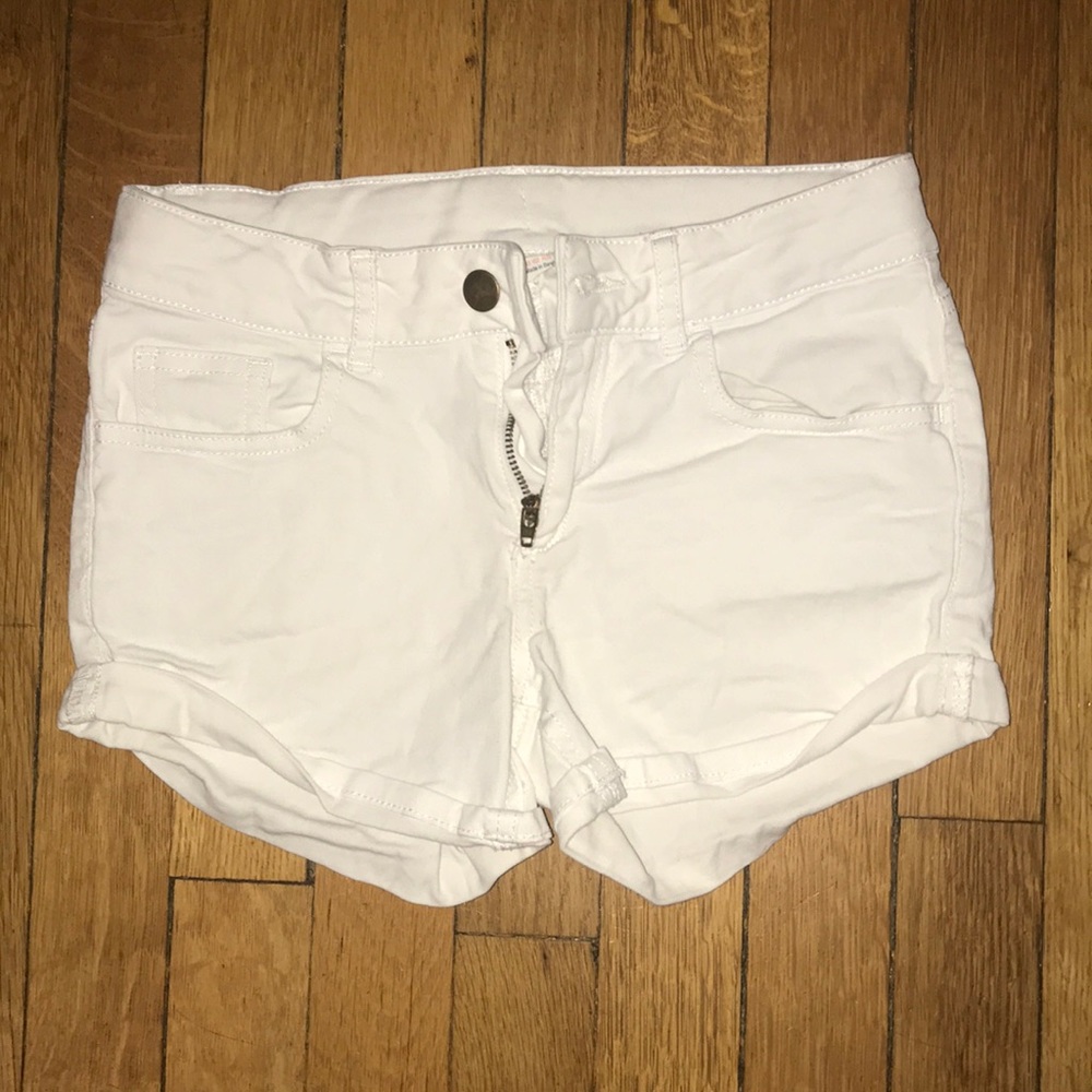 White denim stretchy shorts